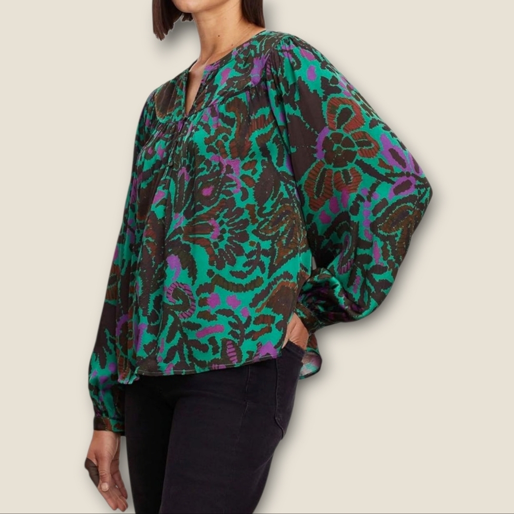NWT Velvet By Graham & Spencer x Evereve REEVE Satin Blouse Top Shirt Small